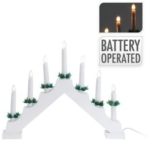 Witte houten kaarsenbrug met zeven warmwitte LED-lichtjes