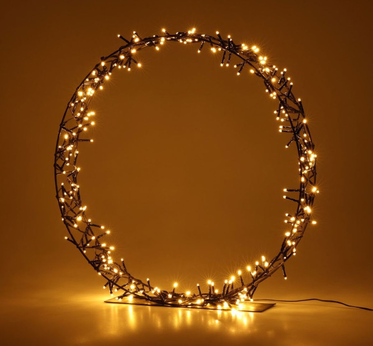 Productfoto: Verlichte Kerstkrans op Standaard - 40 cm - 200 LED