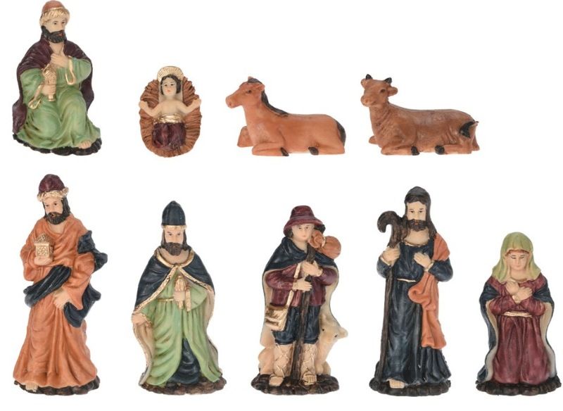 Alle negen kerststalfiguren van circa 8 cm afzonderlijk op een witte achtergrond